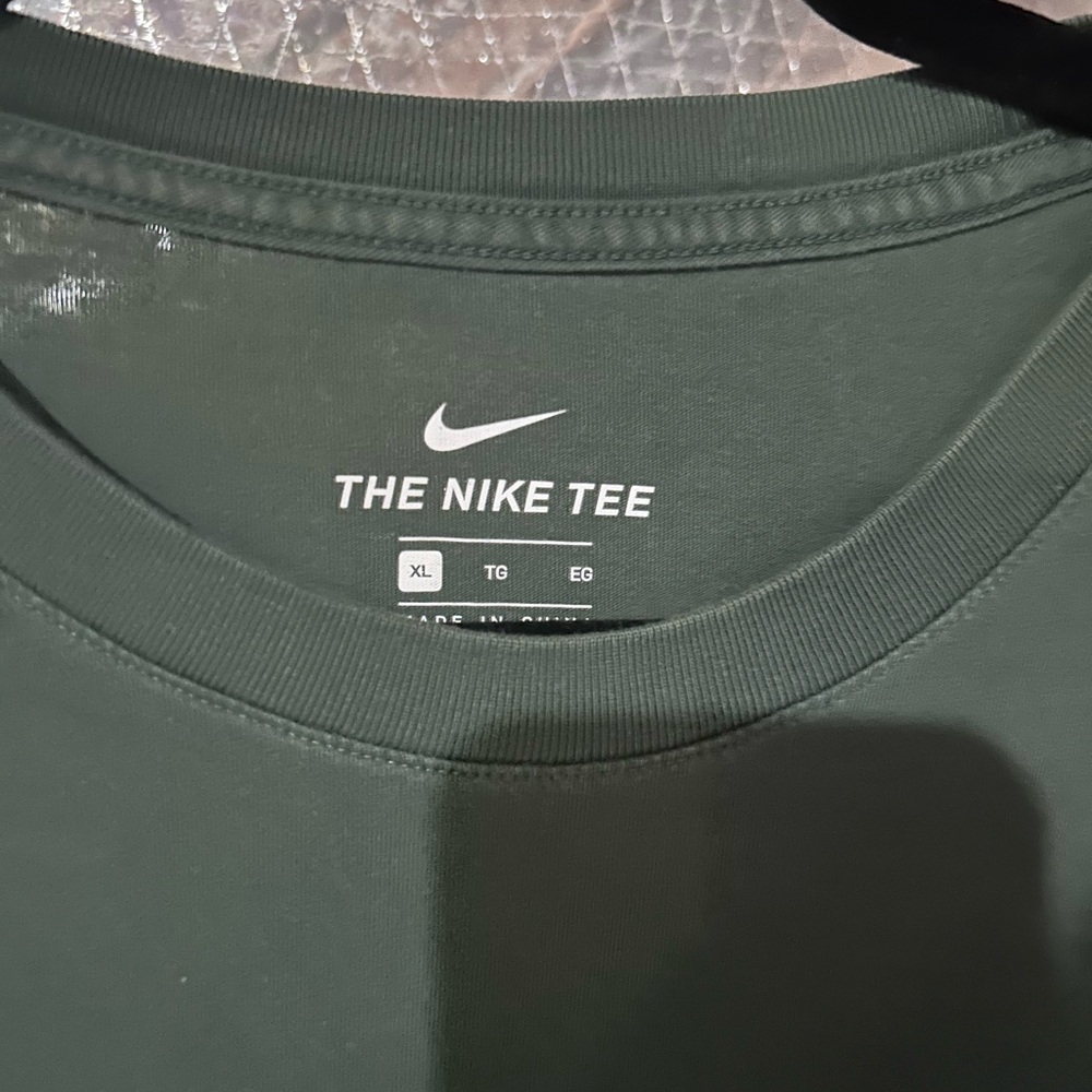 Nike Green Long Sleeve Tee - Picture 3 of 3